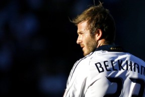 乐鱼体育登录入口-球队发布官方海报传递备战信号激发球迷期待情绪，球队宣传文案