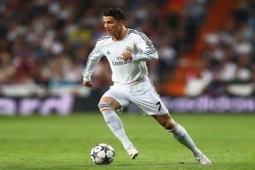 乐鱼体育网址-库里三分球命中助队扩大领先优势，库里本赛季三分球命中数