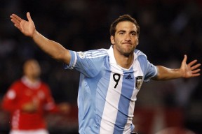 乐鱼体育 vip注册-阿根廷男篮在国际大赛中奋勇拼搏，为国家争光