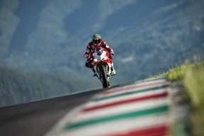 乐鱼体育在线官网-湖人重组阵容浓眉状态回暖助球队反弹，湖人队浓眉组合