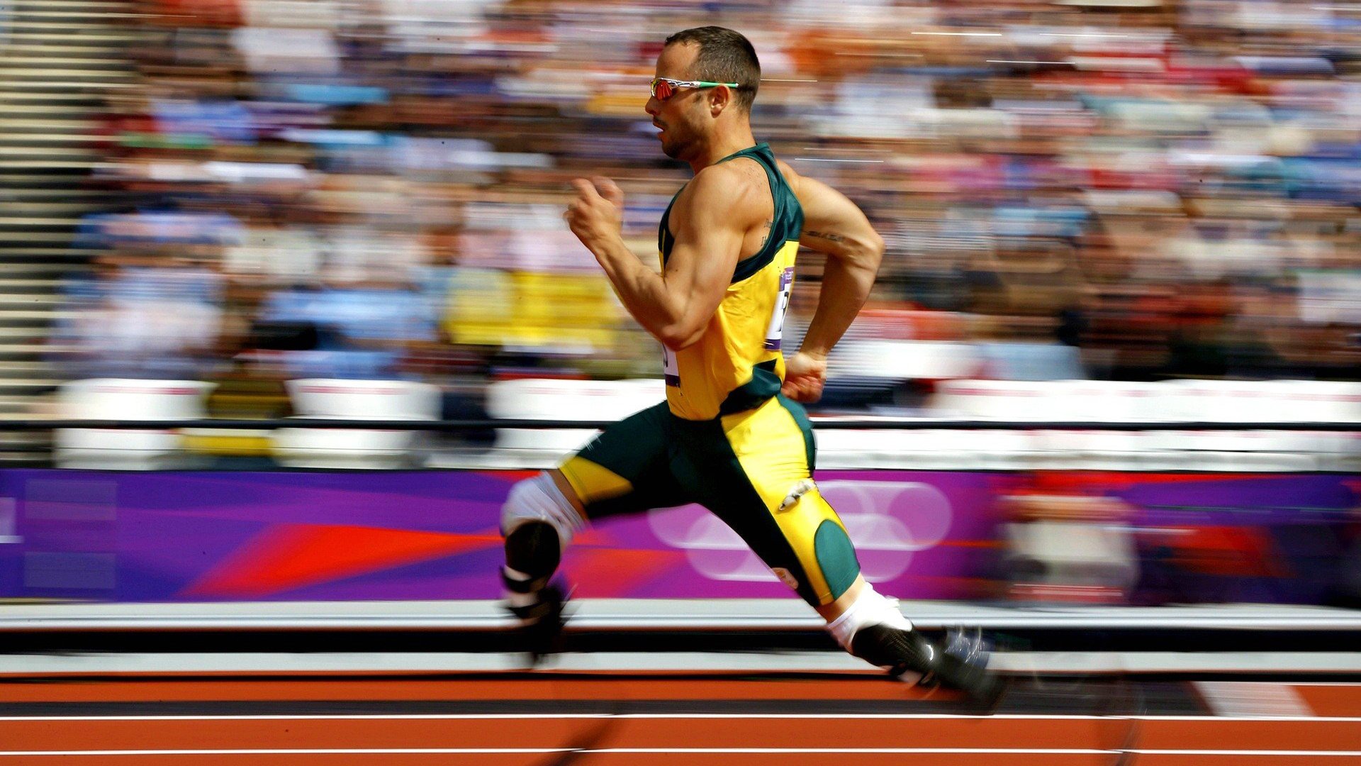 基:全黑队后防线的“防守核心”,他是球队的守护神